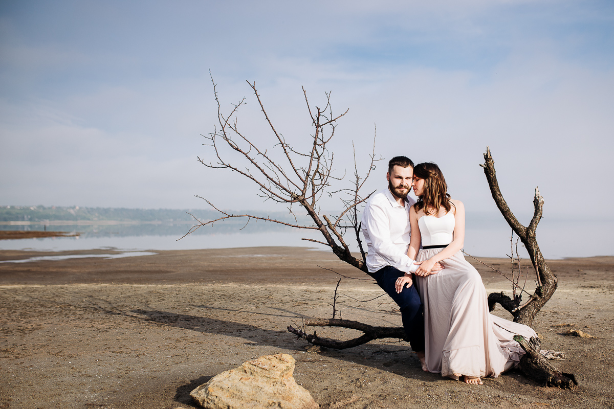 V+J | Hug the sea tenderly